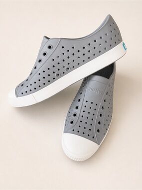 Native Jefferson Slip-On Sneakers - Grey (Women 8, Men6) / Adult Water Shoes